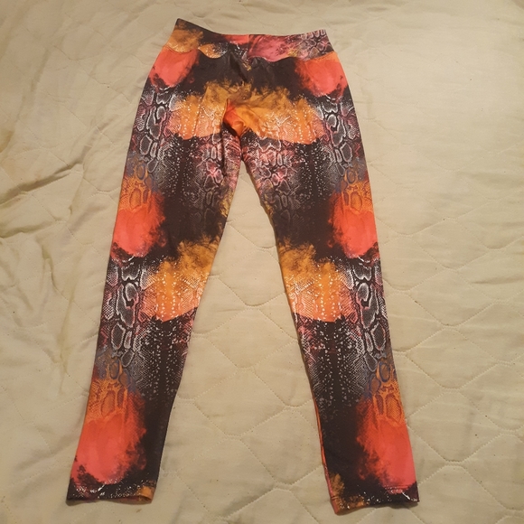 Waist Gang Society by Ann Chery Multicolor Animal Printed Leggings One Size - Picture 2 of 6